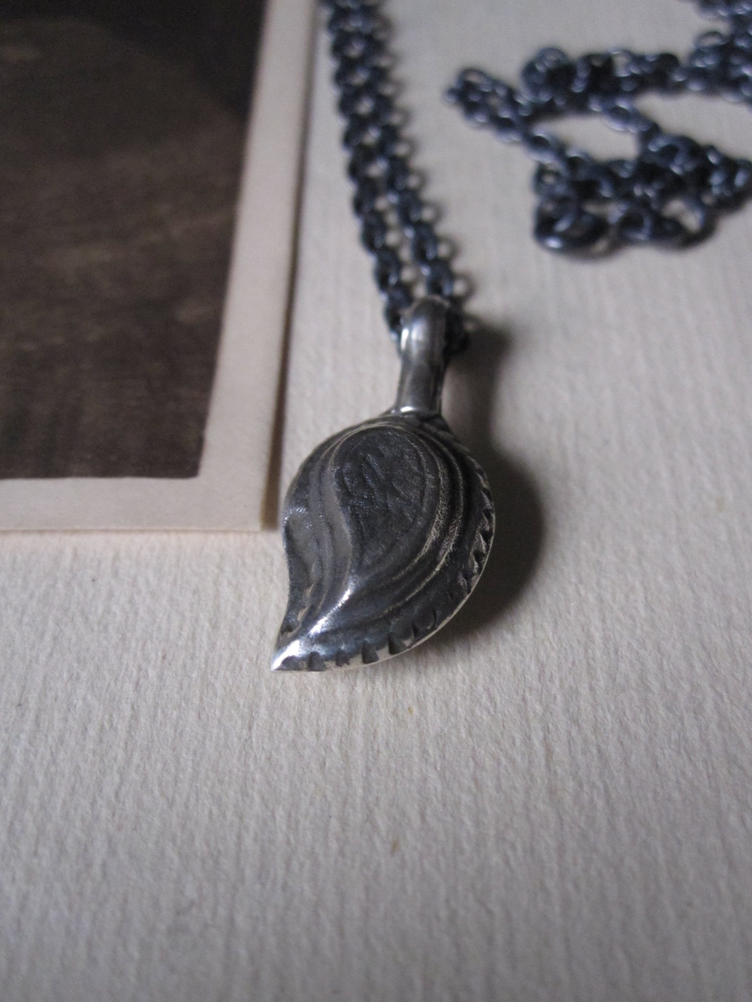 Mango stone necklace