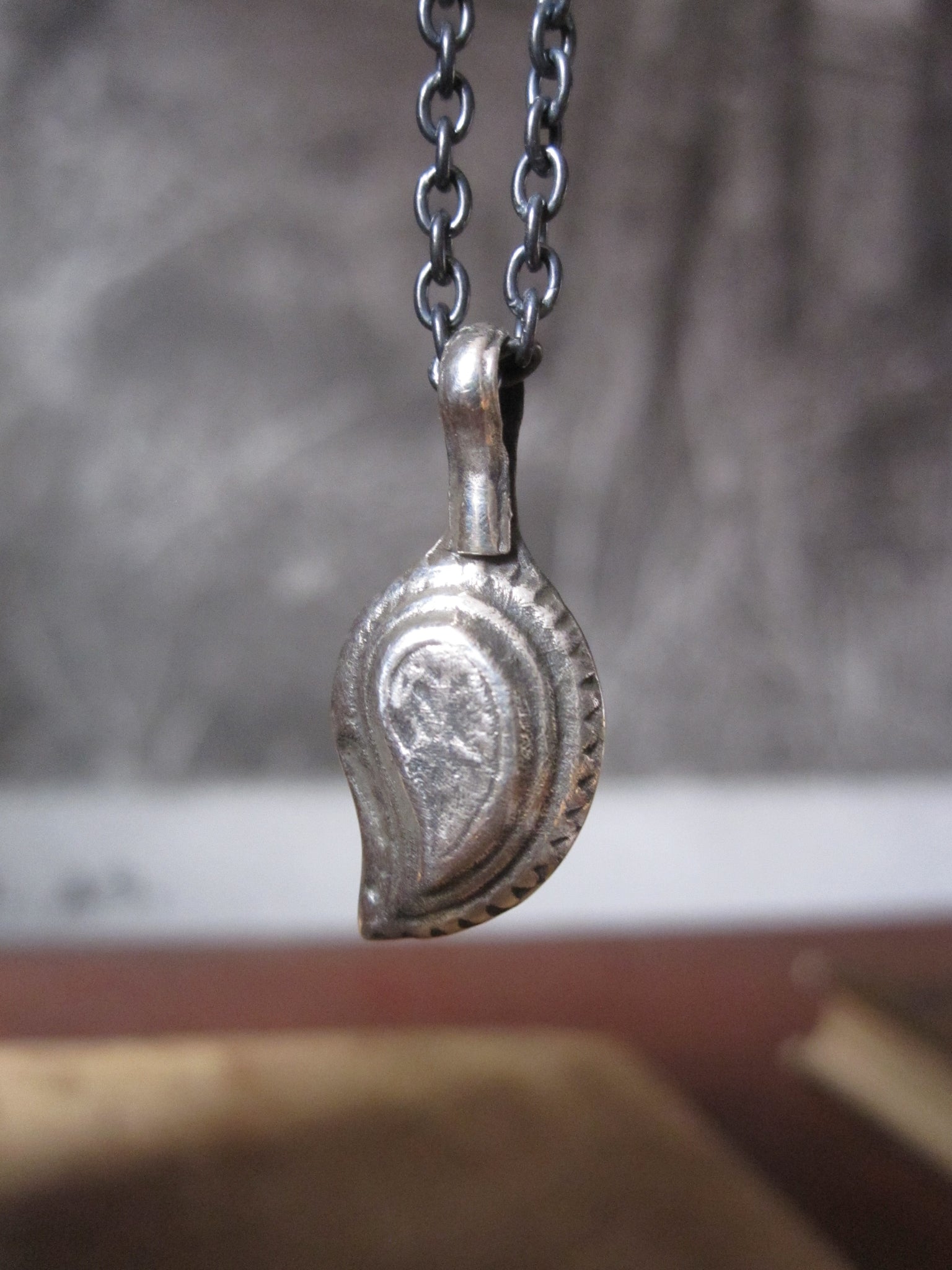 Mango stone necklace