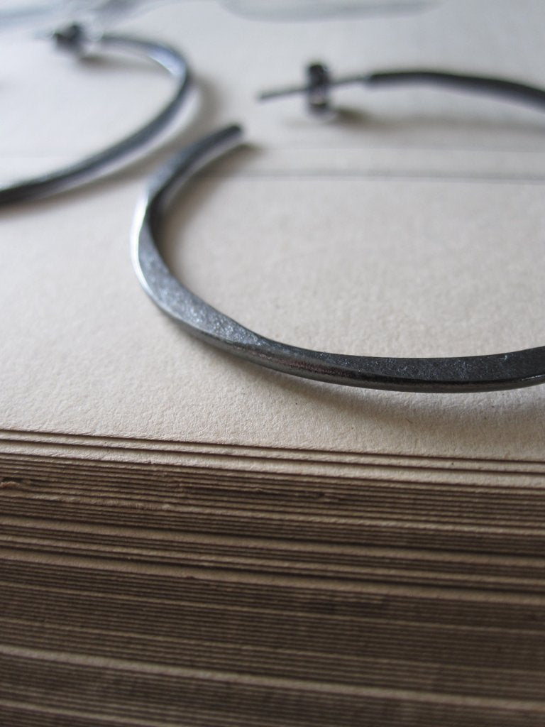 IRREGULAR OXIDISED MEDIUM HOOP earrings