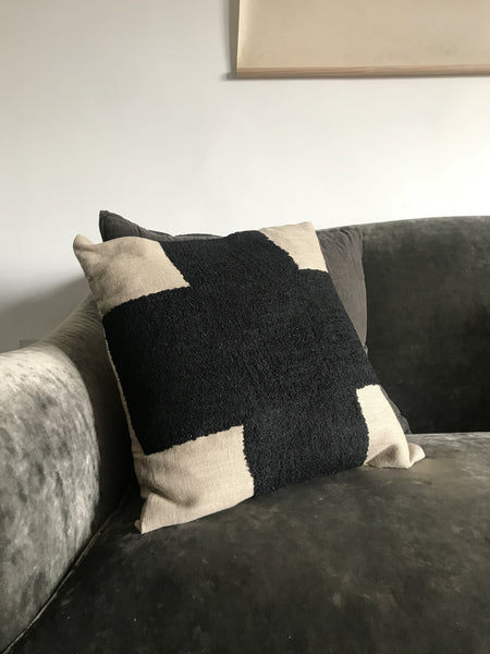 Cross cushion